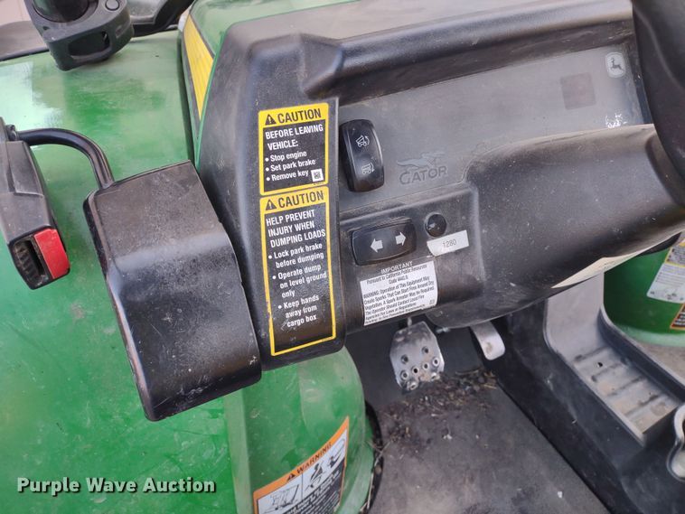 image for item MD9454 2016 John Deere 825i Gator  utility vehicle