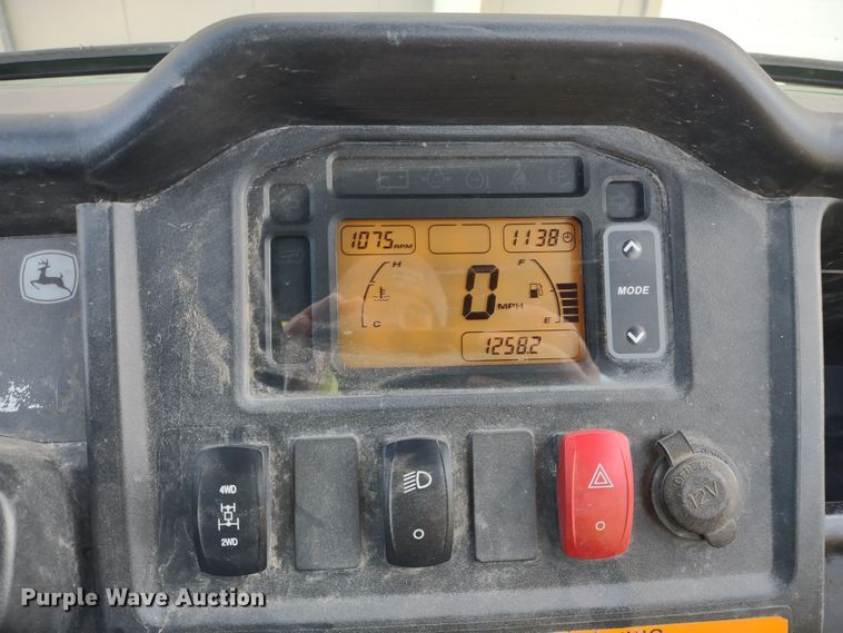 image for item MD9454 2016 John Deere 825i Gator  utility vehicle