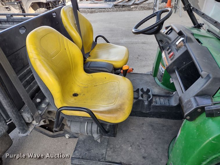 image for item MD9454 2016 John Deere 825i Gator  utility vehicle