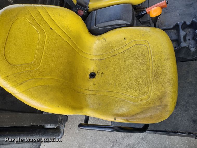 image for item MD9454 2016 John Deere 825i Gator  utility vehicle