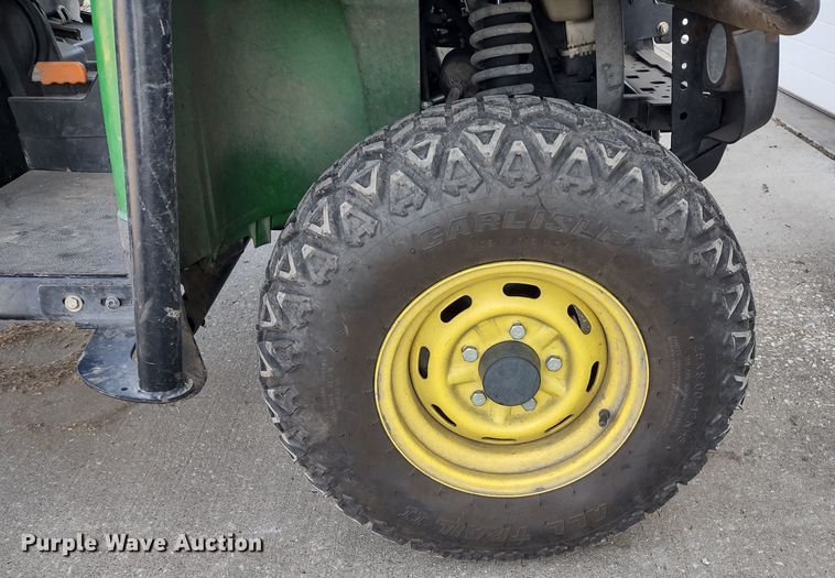 image for item MD9454 2016 John Deere 825i Gator  utility vehicle