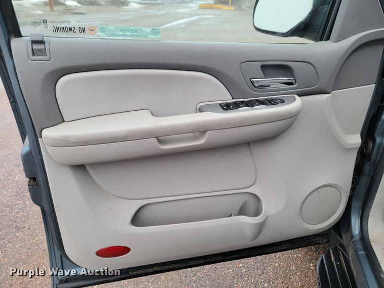 image for item ME9769 2008 Chevrolet Suburban  SUV