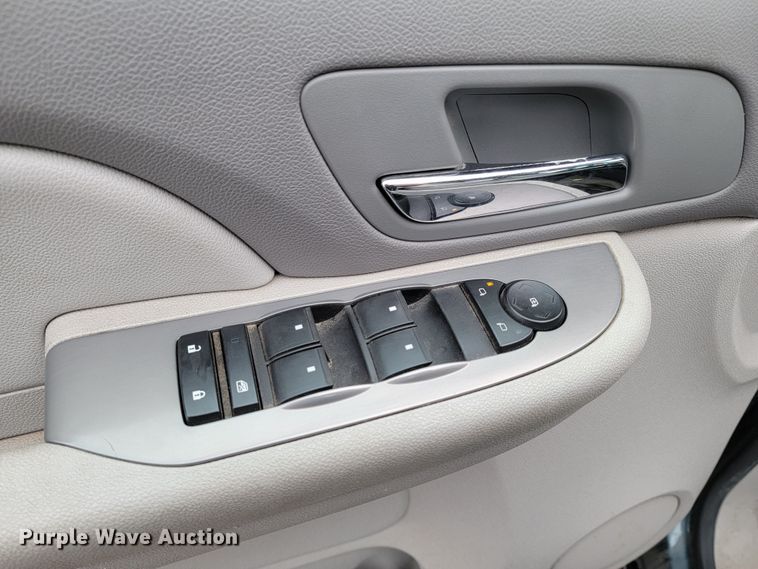 image for item ME9769 2008 Chevrolet Suburban  SUV