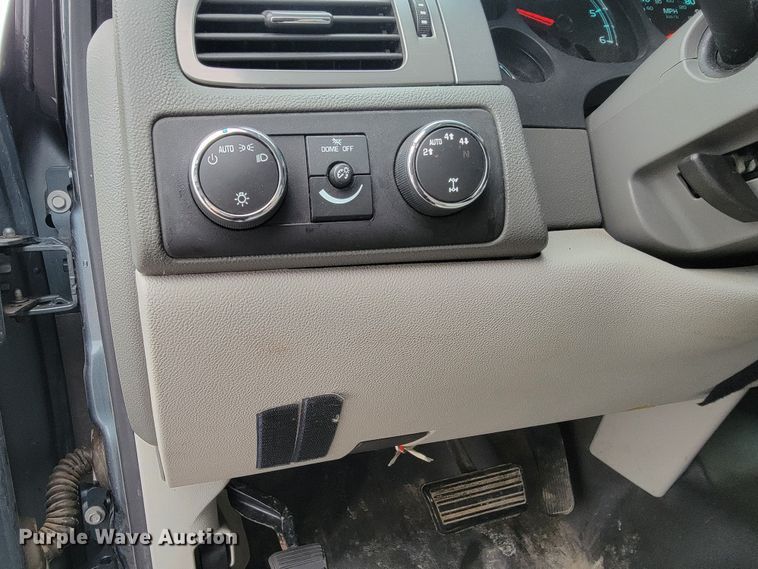 image for item ME9769 2008 Chevrolet Suburban  SUV