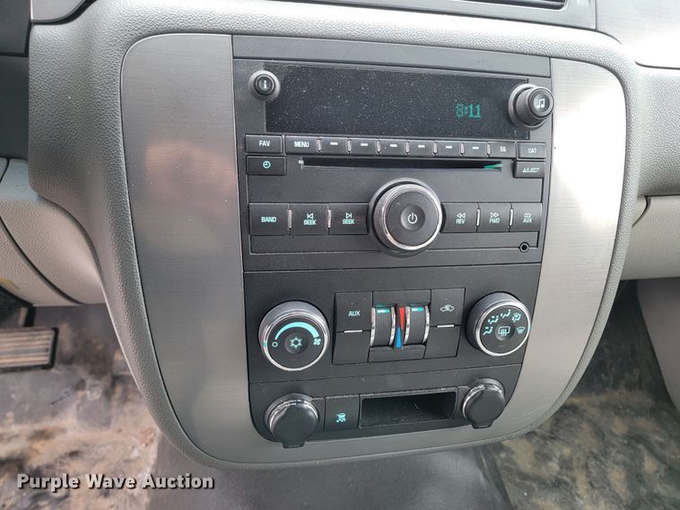 image for item ME9769 2008 Chevrolet Suburban  SUV