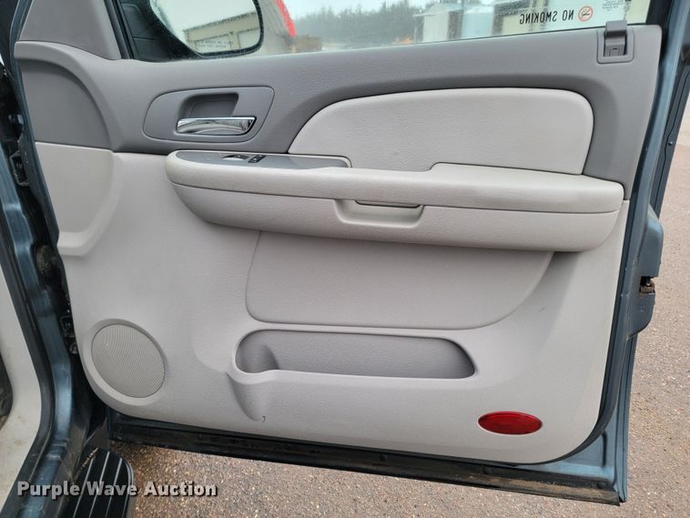 image for item ME9769 2008 Chevrolet Suburban  SUV