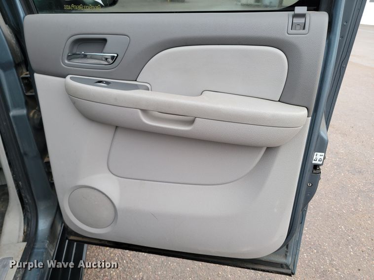 image for item ME9769 2008 Chevrolet Suburban  SUV