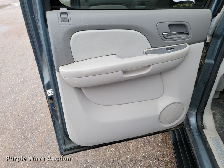 image for item ME9769 2008 Chevrolet Suburban  SUV