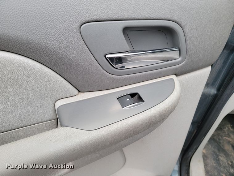 image for item ME9769 2008 Chevrolet Suburban  SUV