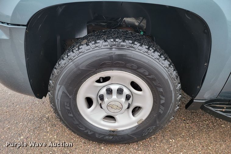 image for item ME9769 2008 Chevrolet Suburban  SUV