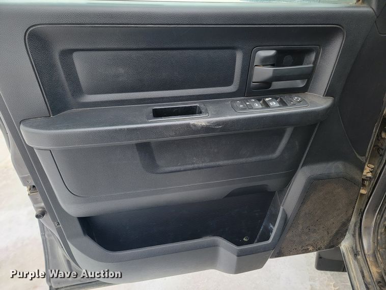 image for item ME9773 2016 Dodge Ram 1500  Crew Cab pickup truck