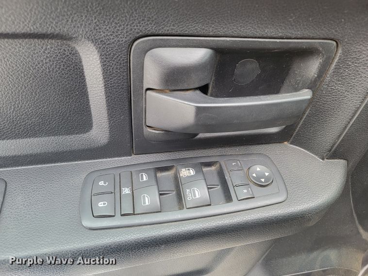 image for item ME9773 2016 Dodge Ram 1500  Crew Cab pickup truck