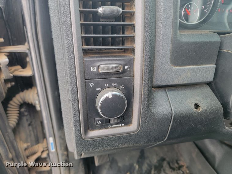 image for item ME9773 2016 Dodge Ram 1500  Crew Cab pickup truck