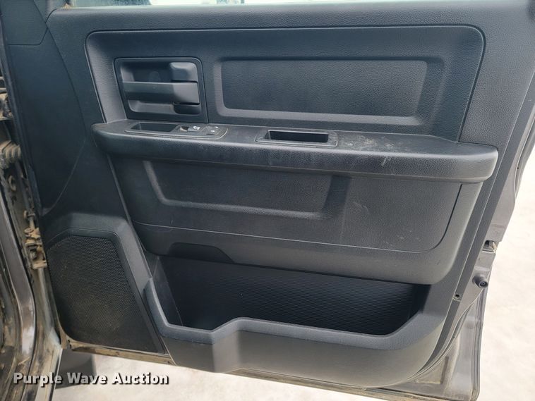 image for item ME9773 2016 Dodge Ram 1500  Crew Cab pickup truck