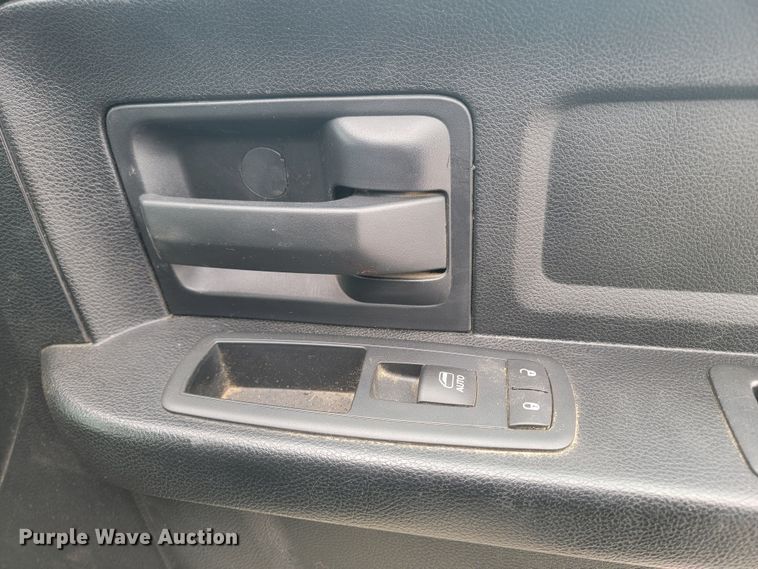 image for item ME9773 2016 Dodge Ram 1500  Crew Cab pickup truck