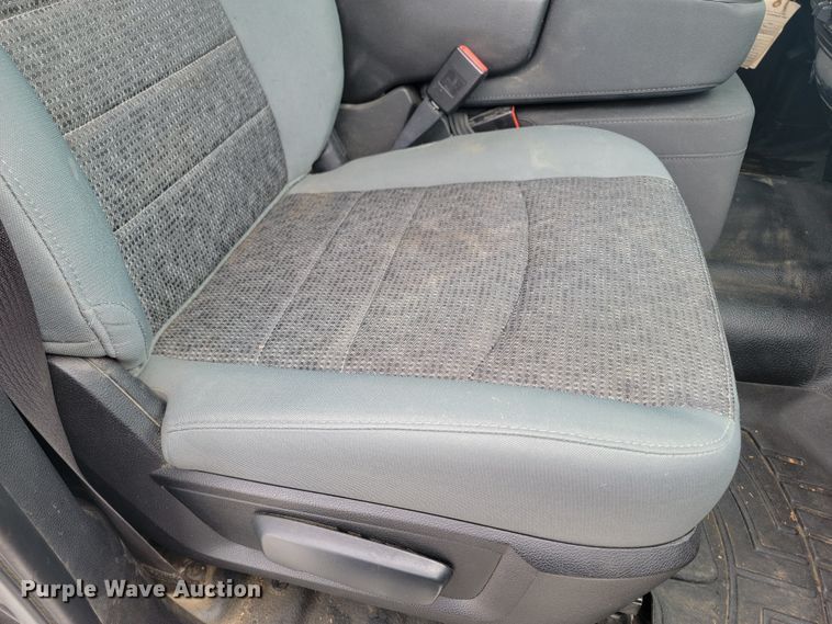 image for item ME9773 2016 Dodge Ram 1500  Crew Cab pickup truck