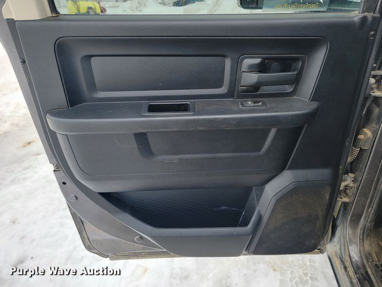 image for item ME9773 2016 Dodge Ram 1500  Crew Cab pickup truck