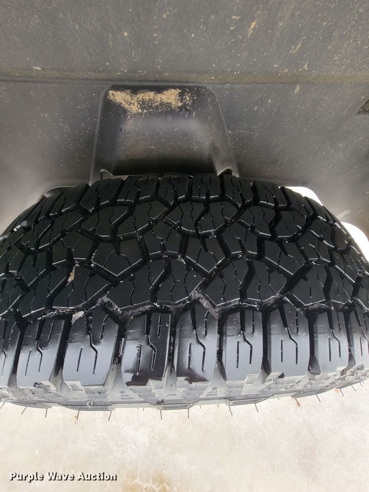 image for item ME9773 2016 Dodge Ram 1500  Crew Cab pickup truck