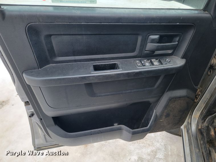 image for item ME9774 2013 Dodge Ram 1500  Crew Cab pickup truck