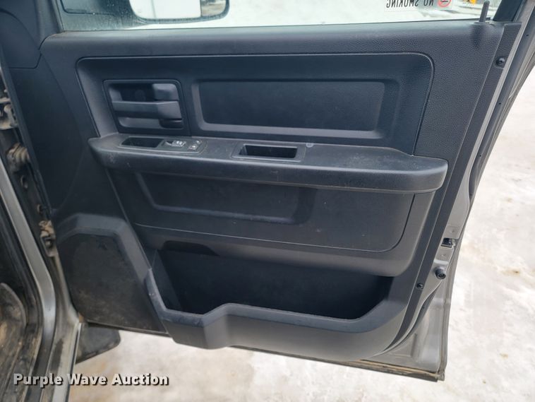 image for item ME9774 2013 Dodge Ram 1500  Crew Cab pickup truck