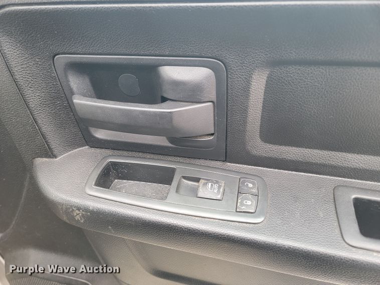 image for item ME9774 2013 Dodge Ram 1500  Crew Cab pickup truck