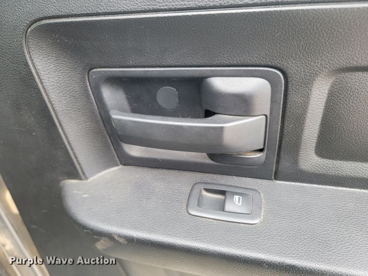 image for item ME9774 2013 Dodge Ram 1500  Crew Cab pickup truck