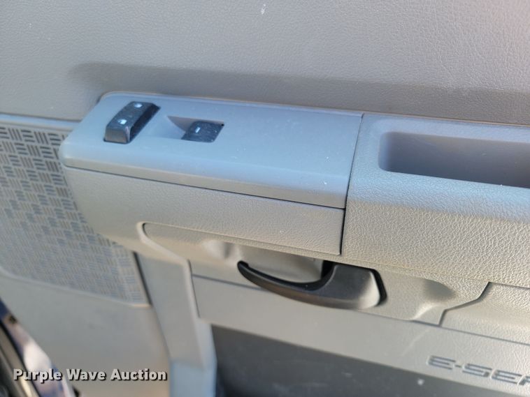 image for item ME9777 2012 Ford E350 Super Duty  van