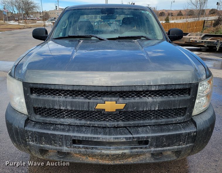 image for item ME9789 2011 Chevrolet Silverado 1500  Ext. Cab pickup truck