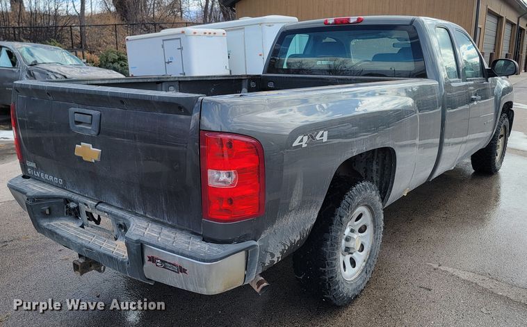 image for item ME9789 2011 Chevrolet Silverado 1500  Ext. Cab pickup truck