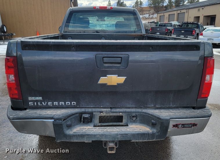image for item ME9789 2011 Chevrolet Silverado 1500  Ext. Cab pickup truck
