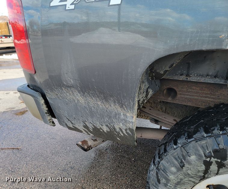 image for item ME9789 2011 Chevrolet Silverado 1500  Ext. Cab pickup truck