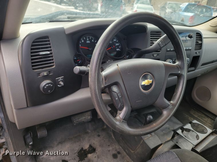 image for item ME9789 2011 Chevrolet Silverado 1500  Ext. Cab pickup truck