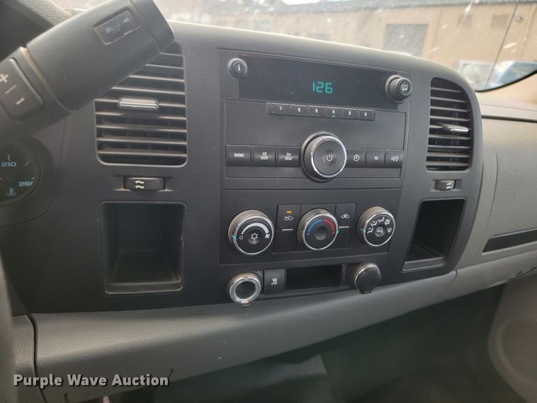 image for item ME9789 2011 Chevrolet Silverado 1500  Ext. Cab pickup truck