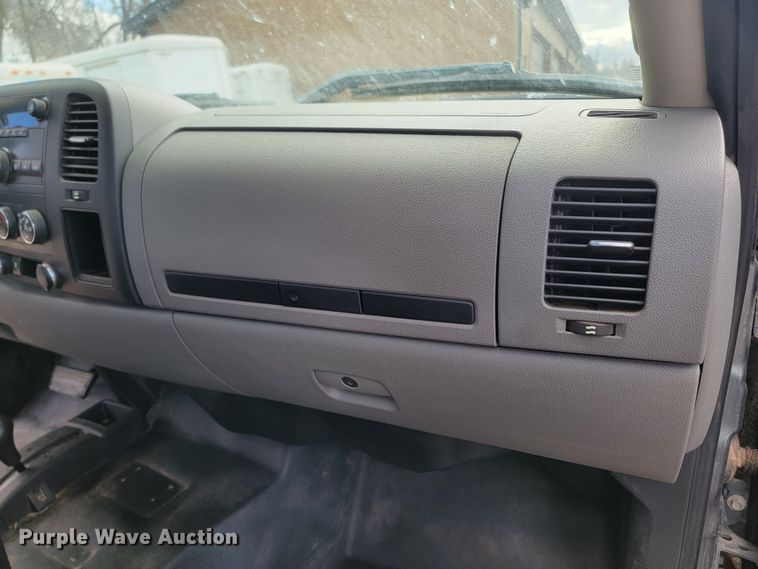 image for item ME9789 2011 Chevrolet Silverado 1500  Ext. Cab pickup truck