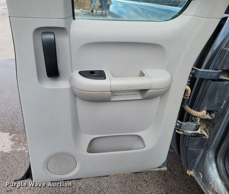 image for item ME9789 2011 Chevrolet Silverado 1500  Ext. Cab pickup truck