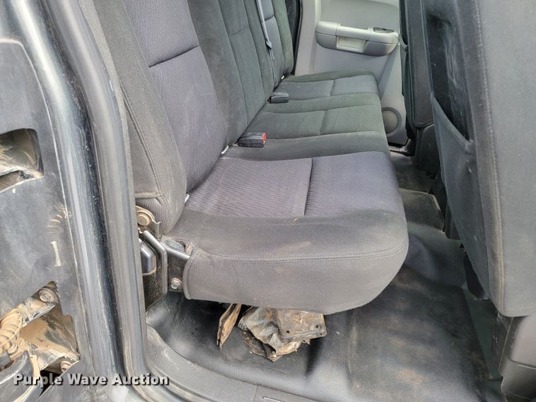 image for item ME9789 2011 Chevrolet Silverado 1500  Ext. Cab pickup truck