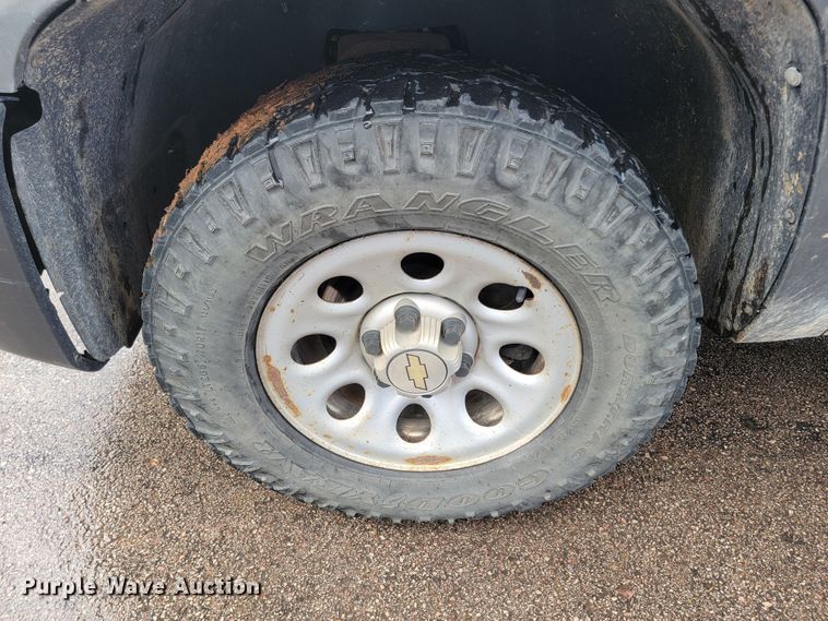 image for item ME9789 2011 Chevrolet Silverado 1500  Ext. Cab pickup truck