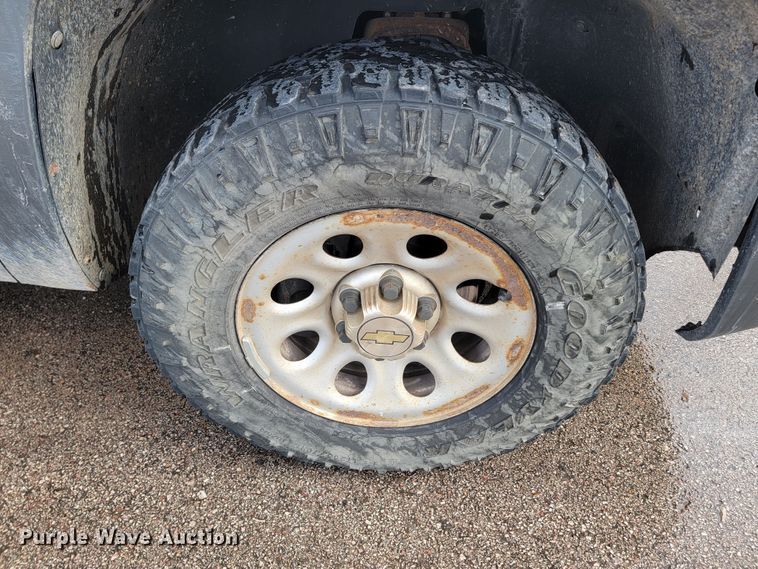 image for item ME9789 2011 Chevrolet Silverado 1500  Ext. Cab pickup truck