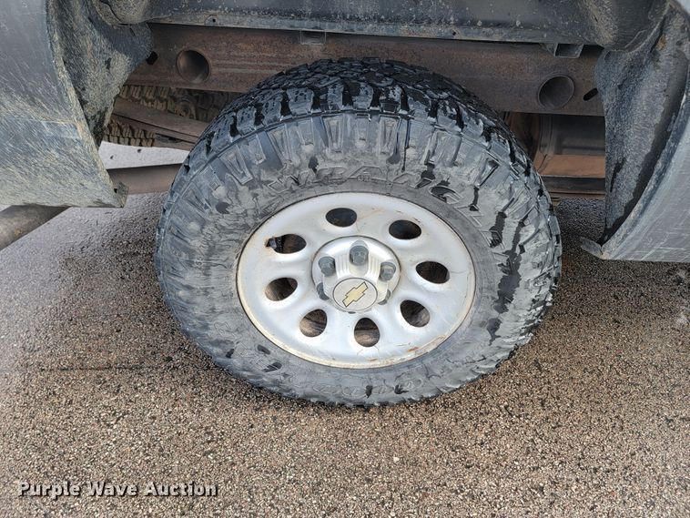 image for item ME9789 2011 Chevrolet Silverado 1500  Ext. Cab pickup truck