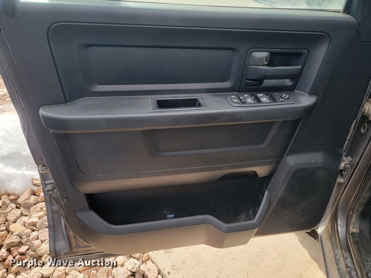 image for item ME9790 2016 Dodge Ram 1500  Crew Cab pickup truck