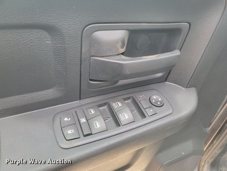 image for item ME9790 2016 Dodge Ram 1500  Crew Cab pickup truck