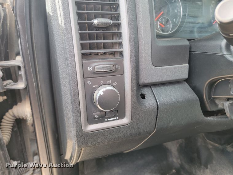 image for item ME9790 2016 Dodge Ram 1500  Crew Cab pickup truck