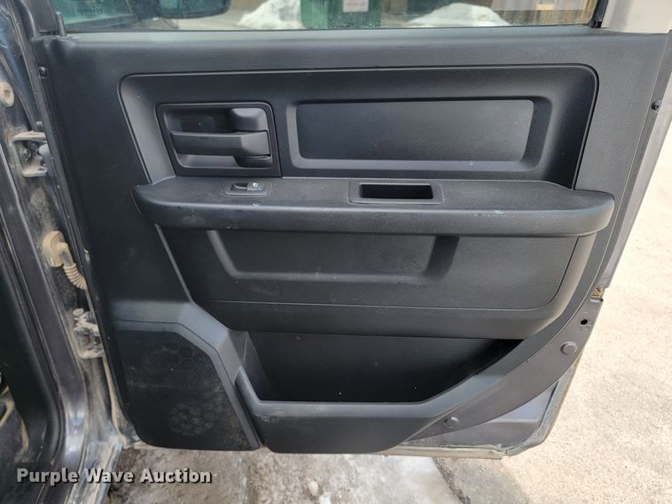 image for item ME9790 2016 Dodge Ram 1500  Crew Cab pickup truck