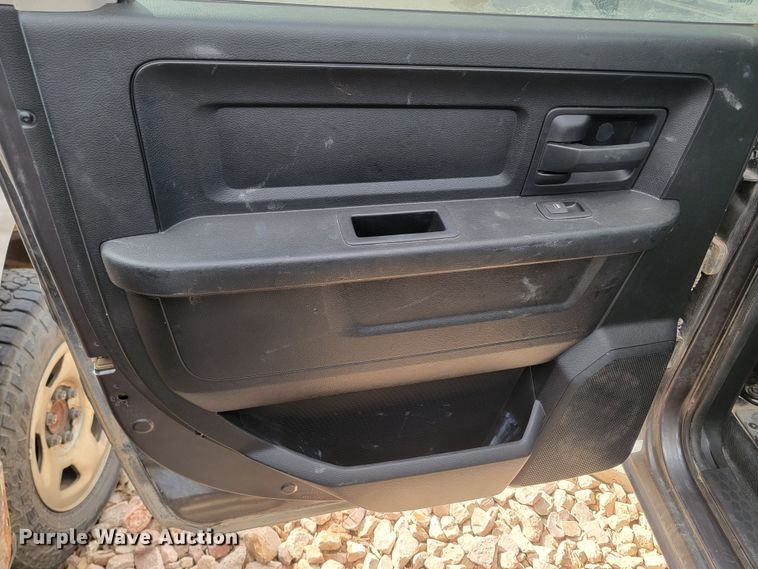 image for item ME9790 2016 Dodge Ram 1500  Crew Cab pickup truck