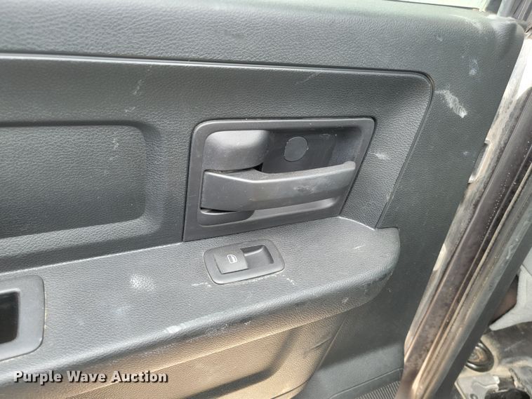 image for item ME9790 2016 Dodge Ram 1500  Crew Cab pickup truck