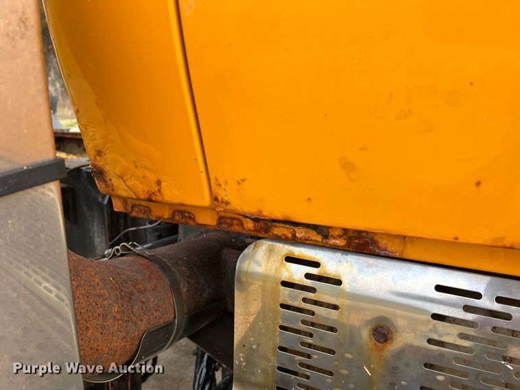 image for item MM9205 2009 International WorkStar 7500  truck cab and chassis