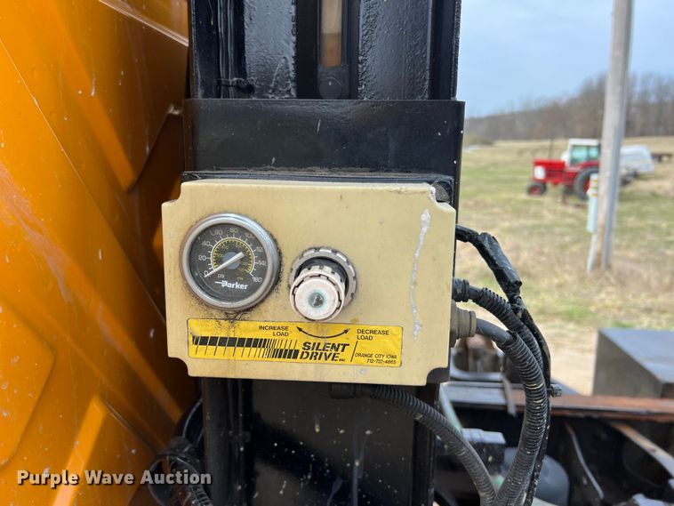 image for item MM9205 2009 International WorkStar 7500  truck cab and chassis