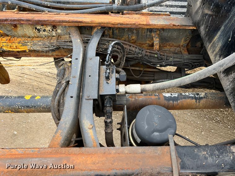 image for item MM9205 2009 International WorkStar 7500  truck cab and chassis