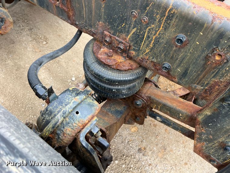 image for item MM9205 2009 International WorkStar 7500  truck cab and chassis