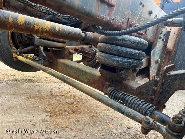 image for item MM9205 2009 International WorkStar 7500  truck cab and chassis